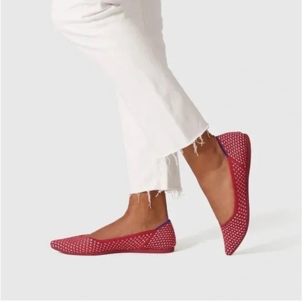 Rothys Red Apple Honeycomb Point RETIRED COLORWAY Flyknit Washable Flat Size 7.5